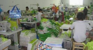 定制家用包装外卖打包带 个性化鸡公煲紫色覆膜无纺布袋